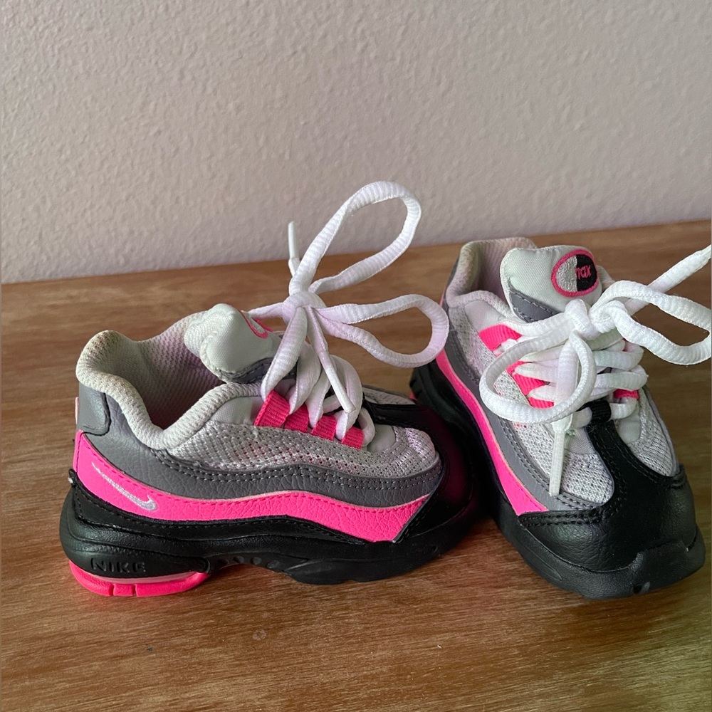 Nike toddler air max